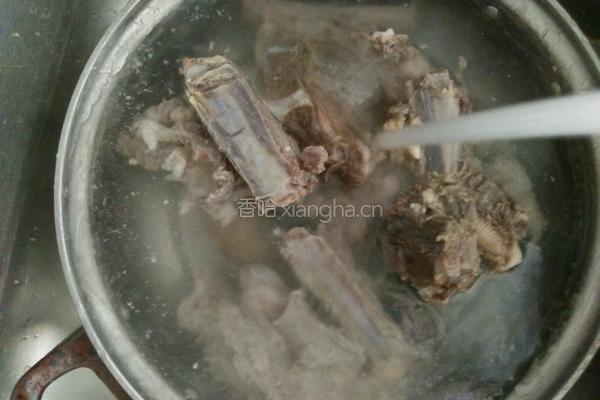 白萝卜炖羊排的做法图解4