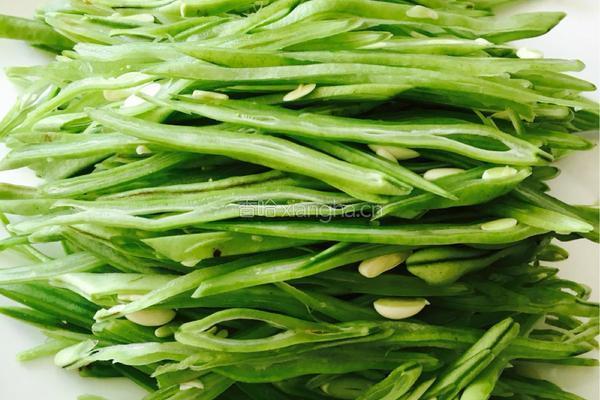 肉丝扁豆的做法图解1