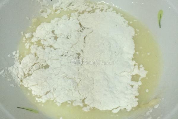 电饭煲戚风蛋糕的做法图解2