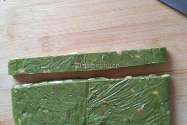 抹茶味坚果牛轧糖的做法图解8