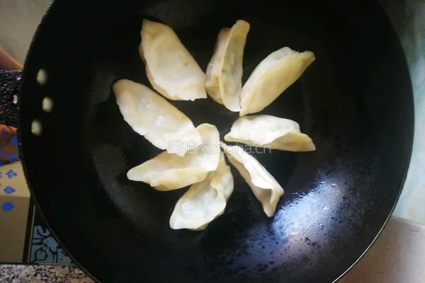 抱蛋煎饺的做法图解3