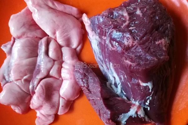 香菇牛肉辣酱的做法图解1