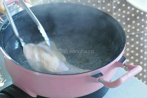 手撕葱油鸡的做法图解2
