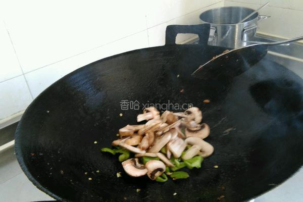 家常茄汁蘑菇的做法图解4