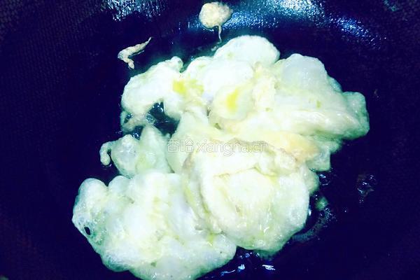 青笋炒鸡蛋的做法图解3
