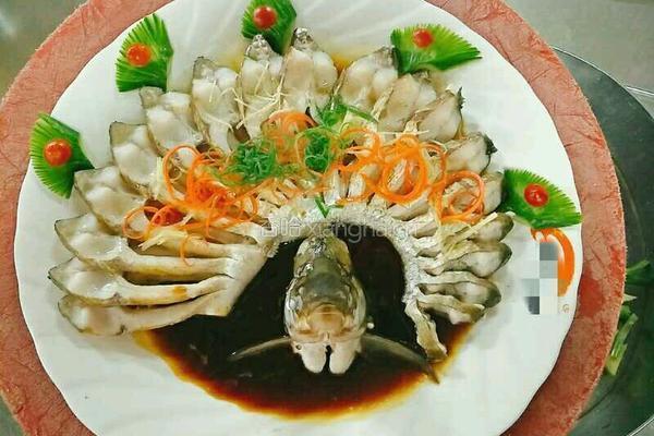 孔雀蒸鲳鱼的做法图解6