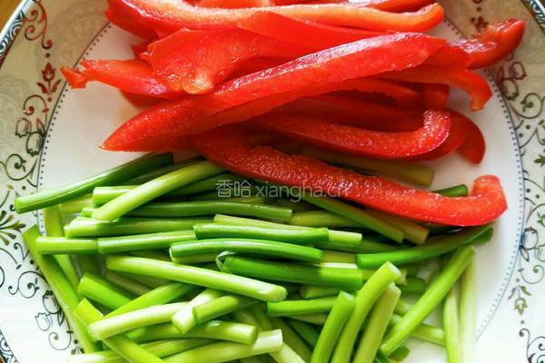蒜苔炒豆干的做法图解1