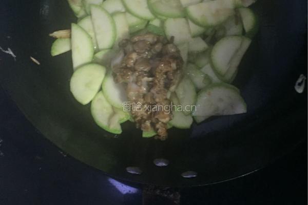 西葫芦炒肉的做法图解7