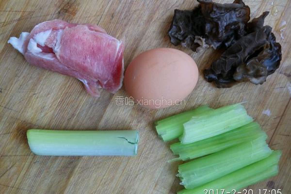 芹菜肉混沌的做法图解2