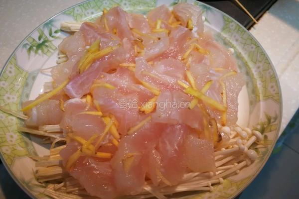金针菇蒸龙利鱼的做法图解3