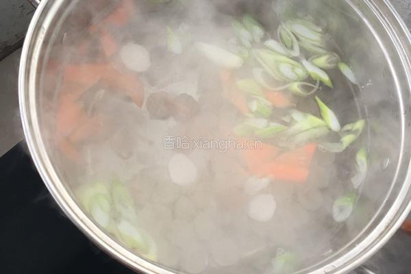 菠菜鱼丸汤的做法图解4