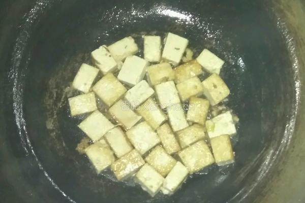 蒜苗豆腐的做法图解3