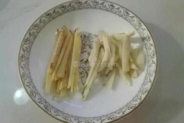炒胡萝卜丝的做法图解3