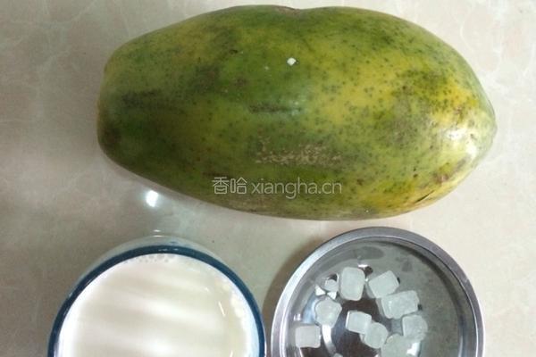 木瓜炖奶的做法图解1