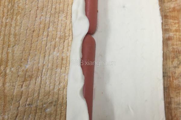 香肠卷的做法图解3
