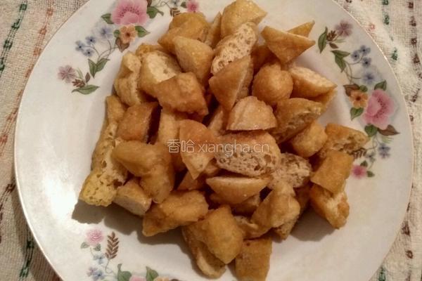 家庭小炒豆腐泡的做法图解1