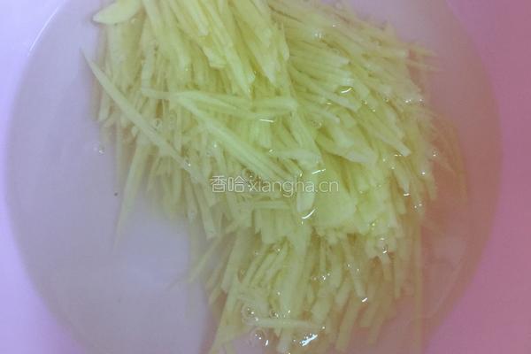 芹菜炒土豆丝的做法图解3