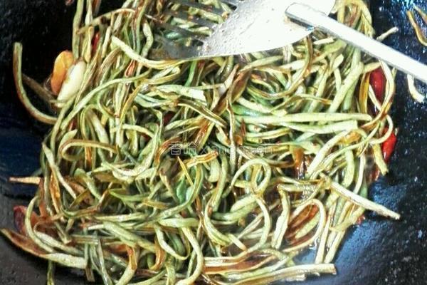 豆角丝红烧肉蒸菜的做法图解5