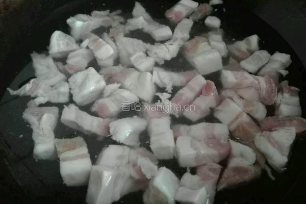红烧马铃薯五花肉块的做法图解3