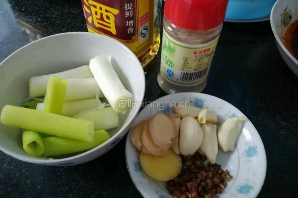 白萝卜炖腊鱼头的做法图解3