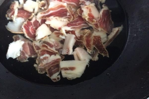 腌肉炒大蒜的做法图解3
