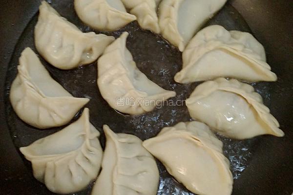 猪肉白菜煎饺的做法图解11
