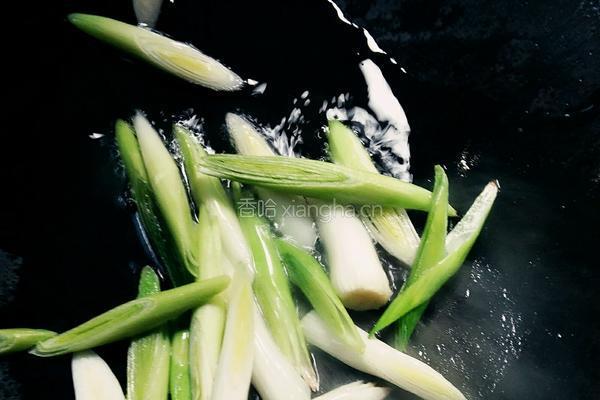 青蒜烧豆腐的做法图解5