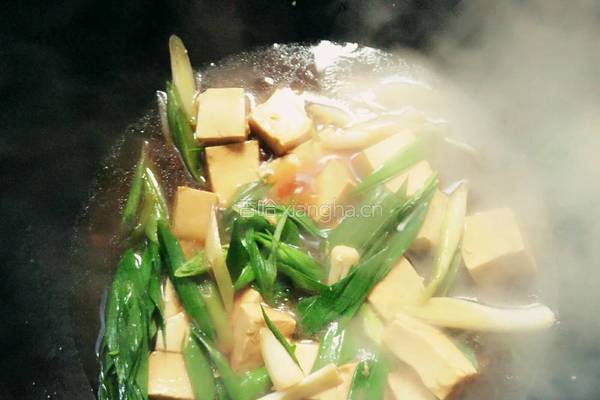 青蒜烧豆腐的做法图解12