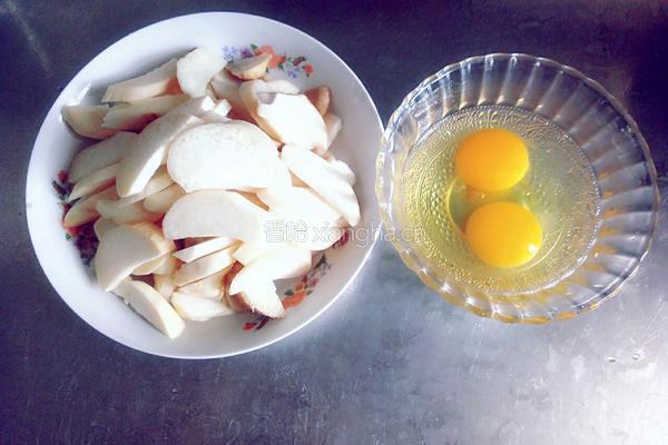 杏鲍菇炒鸡蛋的做法图解1