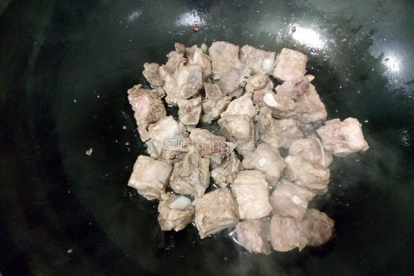 香菇木耳炖排骨的做法图解8
