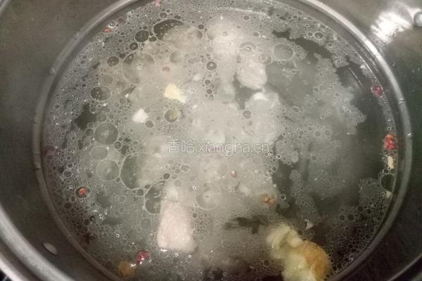 香菇木耳炖排骨的做法图解9