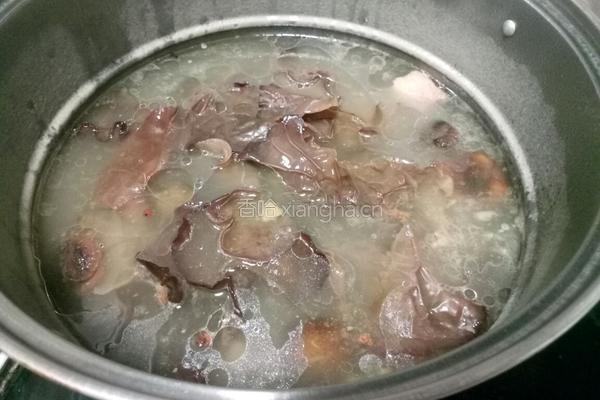 香菇木耳炖排骨的做法图解11