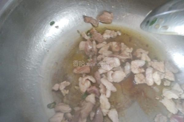 小蘑菇炒肉的做法图解6