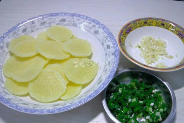 剁椒土豆片的做法图解2