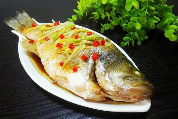 清蒸鲈鱼的做法图解8