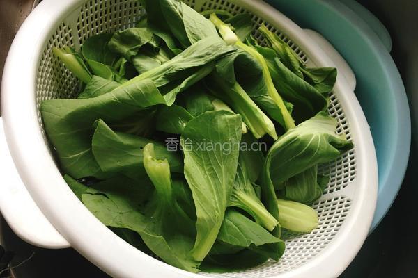 清炒菜心的做法图解1