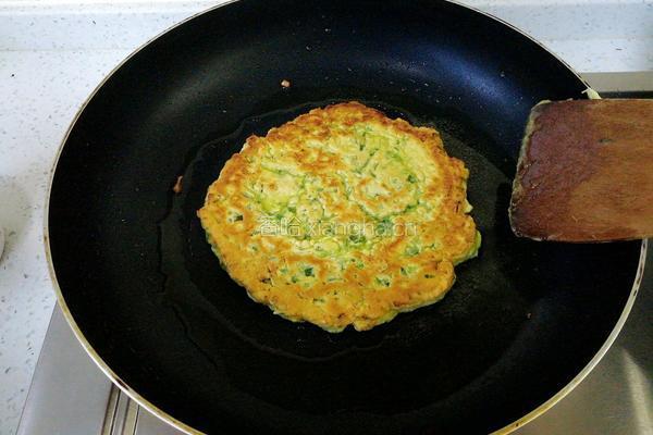 韭菜鸡蛋饼的做法图解11