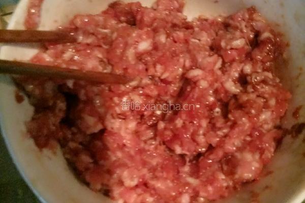 猪肉大葱烫面蒸饺 的做法图解3