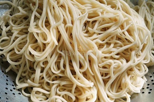 冬笋雪菜鱼片面的做法图解16