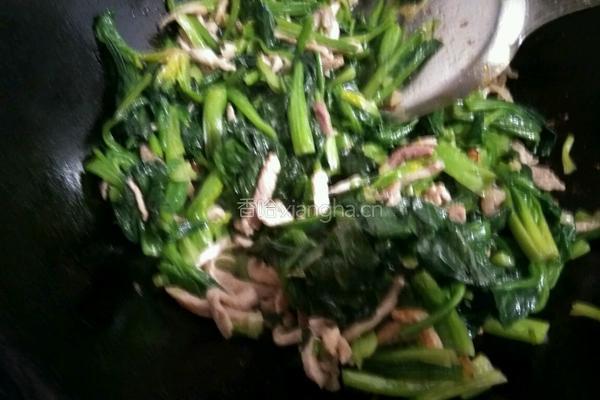 肉丝炒菠菜的做法图解2