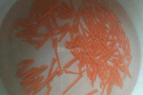 胡萝卜牛肉鸡蛋饼（宝宝辅食）的做法图解2