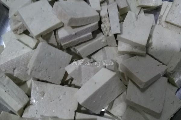家常鸡蛋烧豆腐的做法图解1
