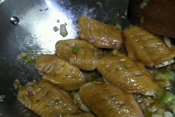 红酒鸡翅的做法图解7