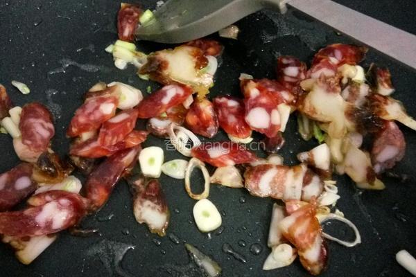 腊味贝虾淋杂菌的做法图解4