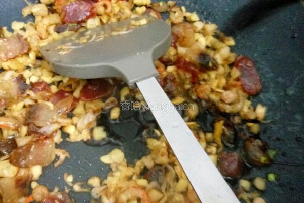 腊味贝虾淋杂菌的做法图解6