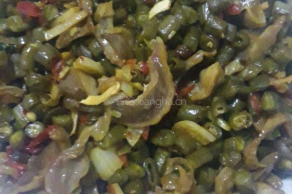 酸豆角炒鸡胗