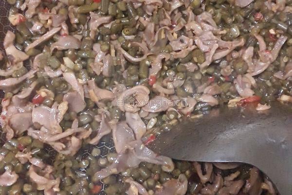 酸豆角炒鸡胗的做法图解8