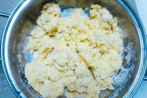玉米面酸菜蒸饺的做法图解7