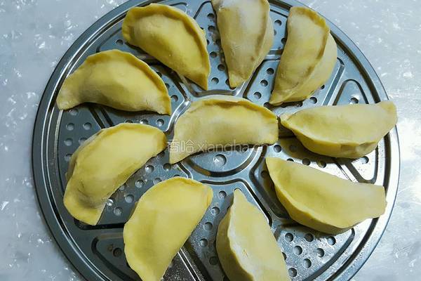 玉米面酸菜蒸饺的做法图解16