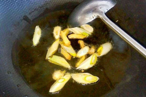 酱爆脊骨边的做法图解4